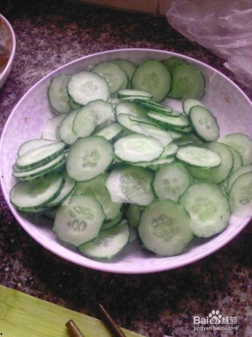 腐乳瓜怎么炒着吃,家常美味新尝试